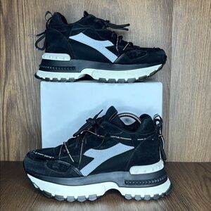 BONA Black White Platform Trail Sneakers Chunky Athletic Shoes 7.5